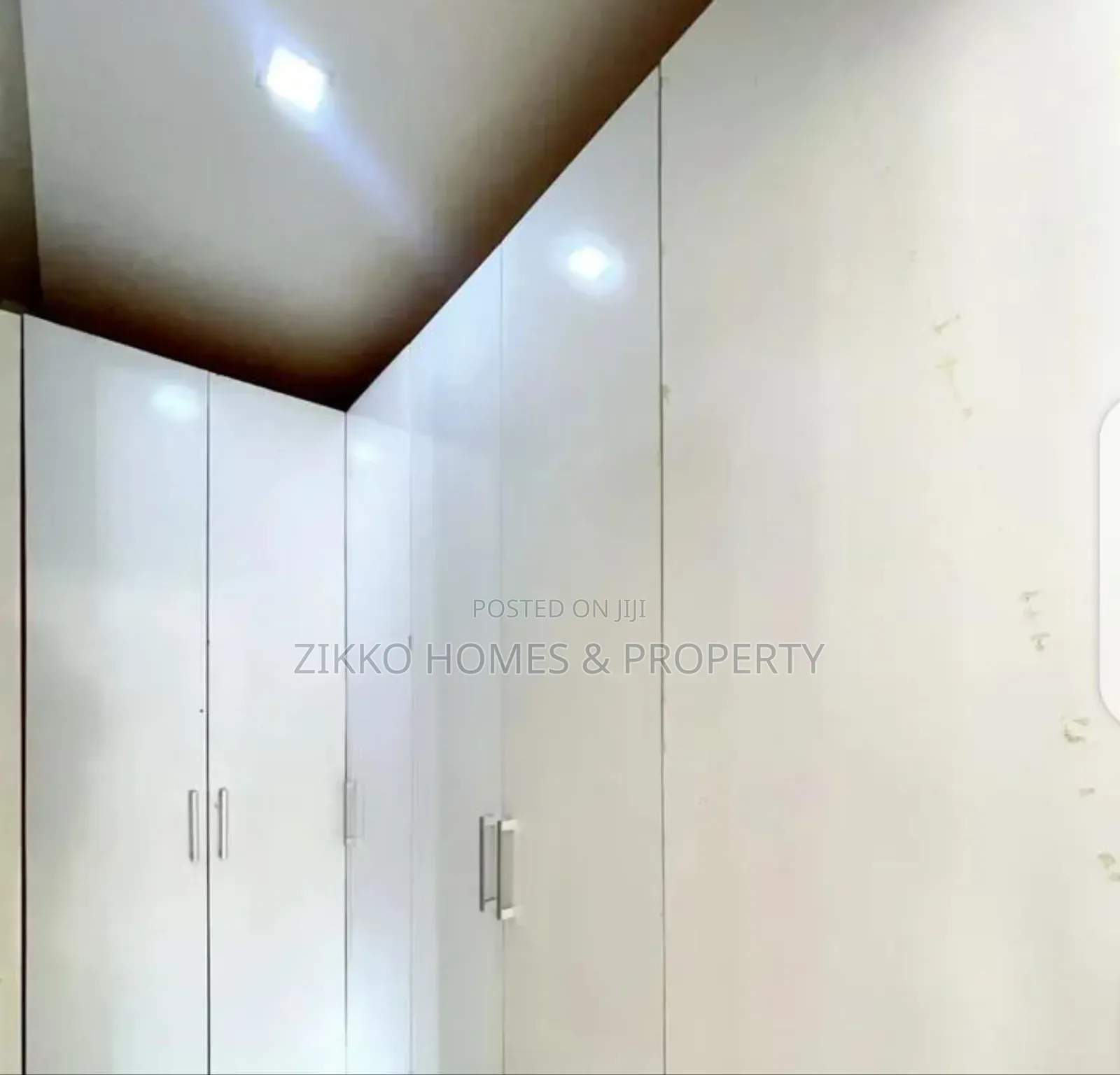 4bedroom Terrace Self Compound for Sale in Lekki in Lekki