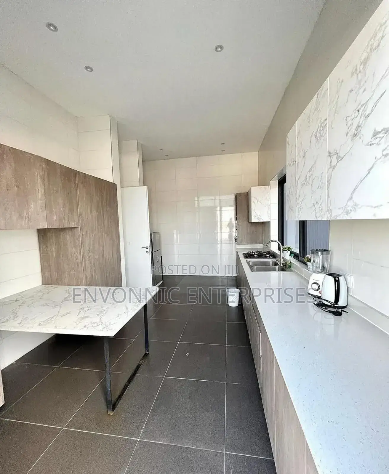 Cozy 3 Bed Apartment for Short Let in Akin Olugbade