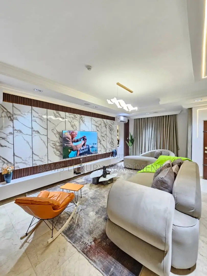 Deluxe 4 Beds in Lekki Phase 1