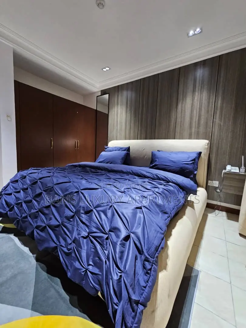 Deluxe 4 Beds in Lekki Phase 1