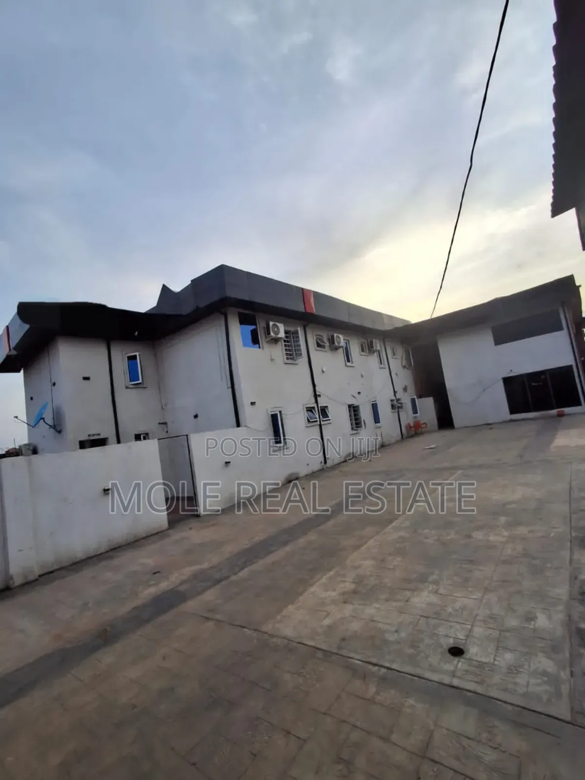 Luxurious Hotel 9 Rooms Finished Shasha Akowonjo in Akowonjo