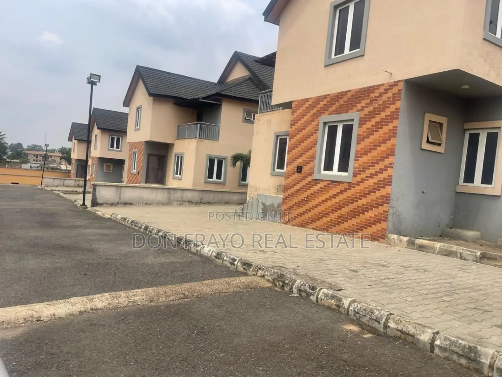 5bdrm Duplex in Agodi Gra for sale in Agodi