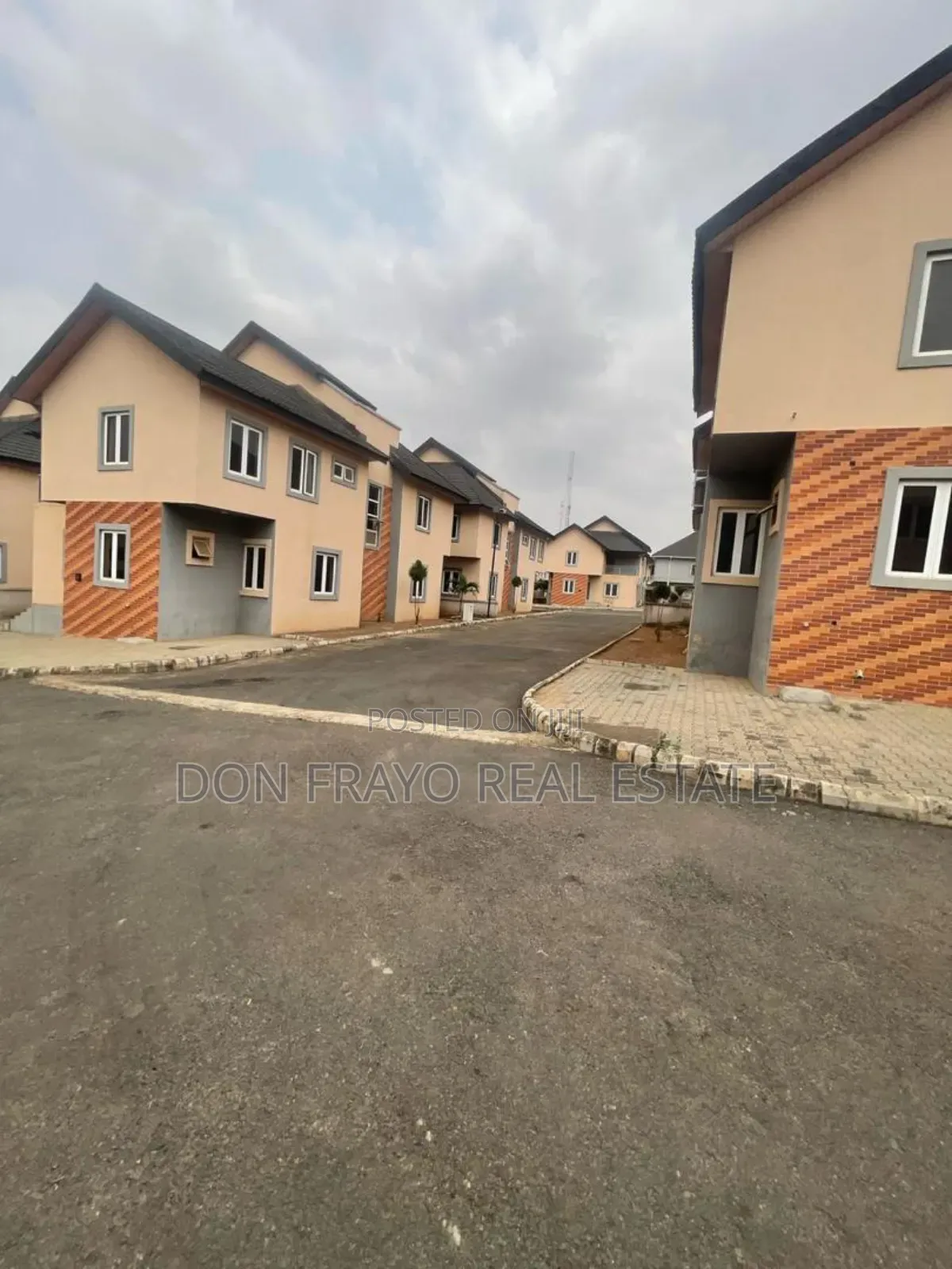 5bdrm Duplex in Agodi Gra for sale in Agodi