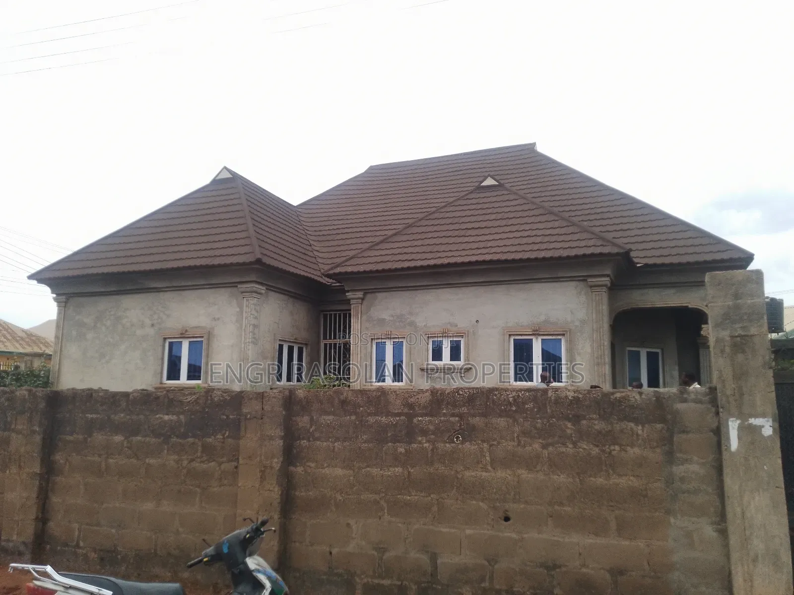 For Sale 4 Bedroom Bungalow Uncompleted in Asa