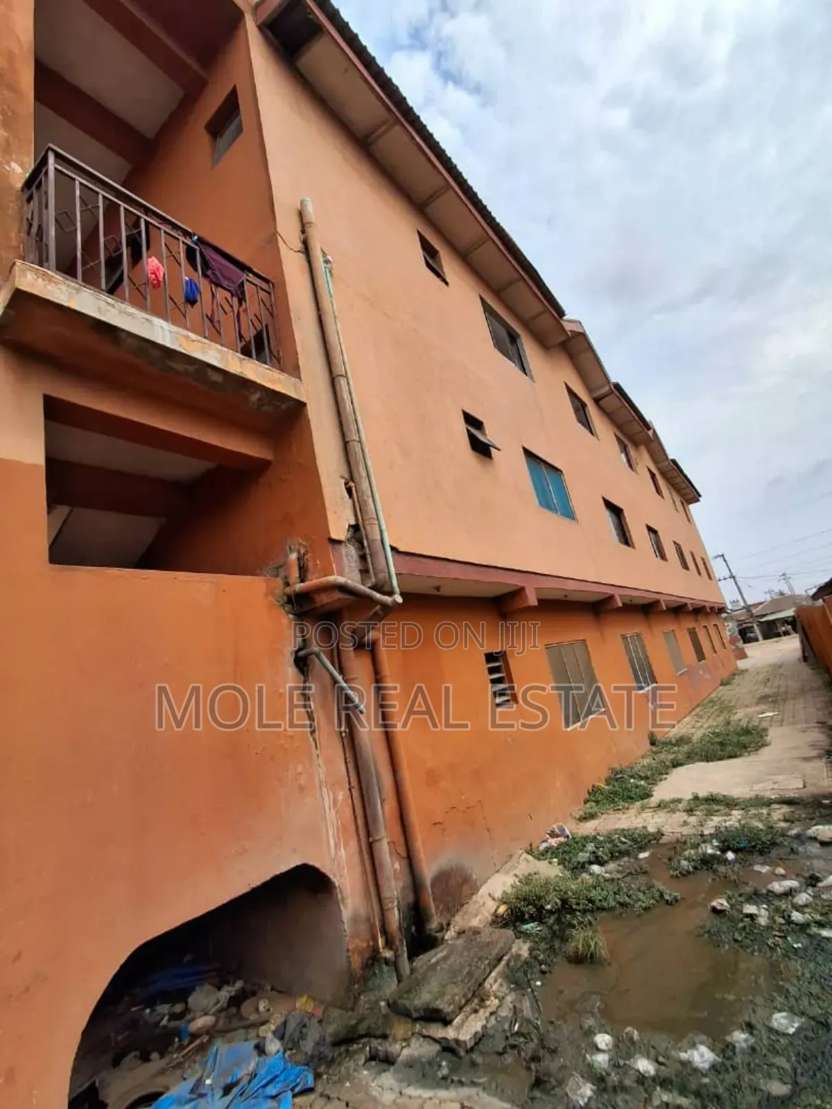 Roi 36 Rooms 4 Sale at Agege Solid Storey Building in Agege