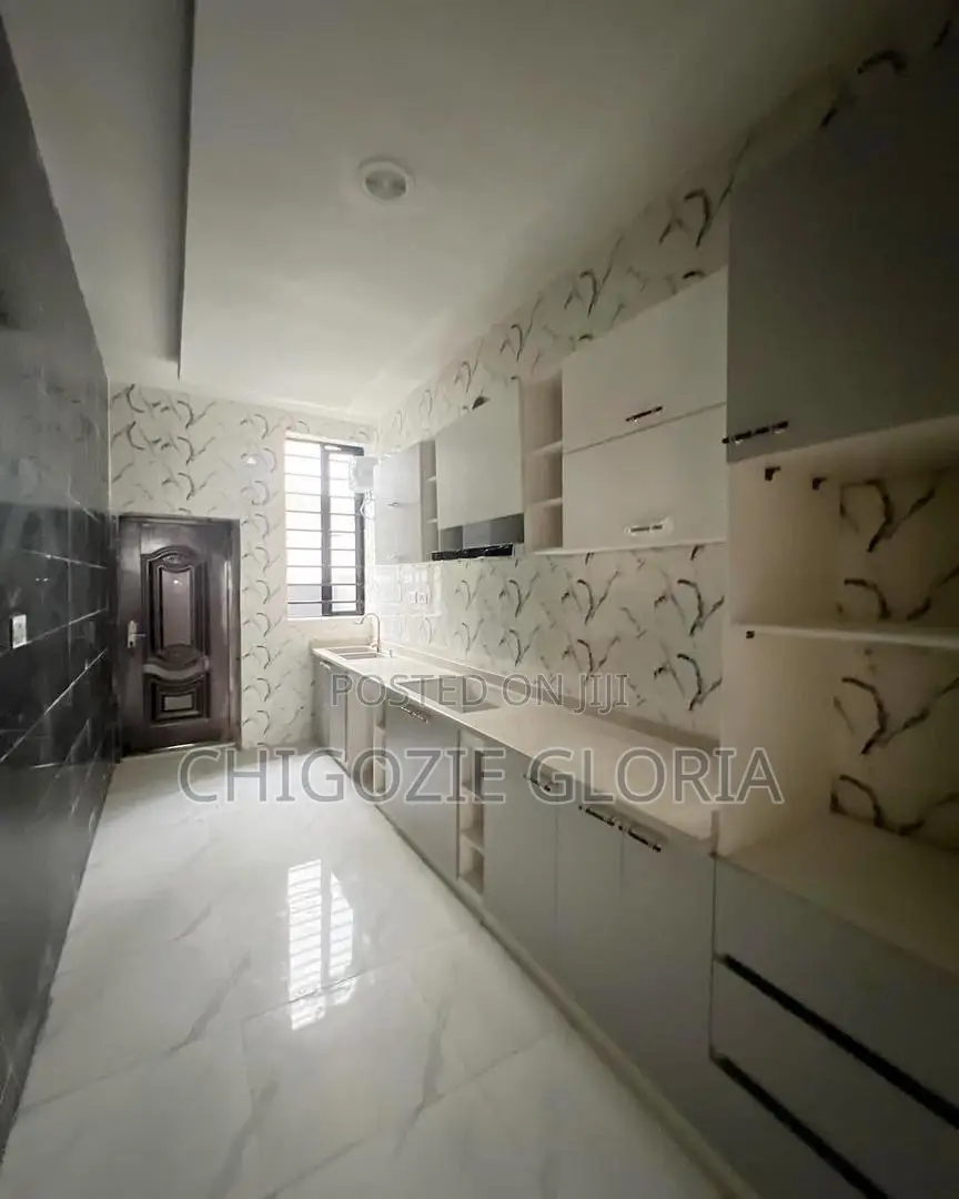 Furnished 3bdrm Duplex in Lekki for sale in Lekki