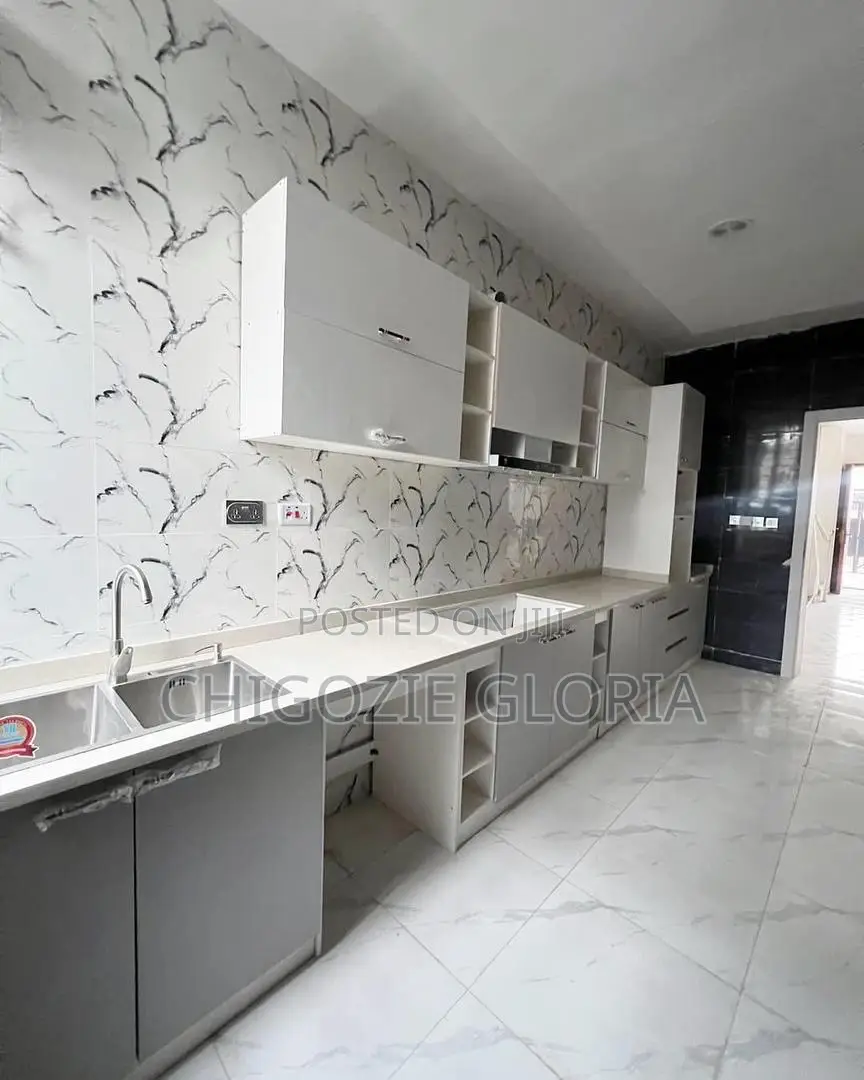 Furnished 3bdrm Duplex in Lekki for sale in Lekki