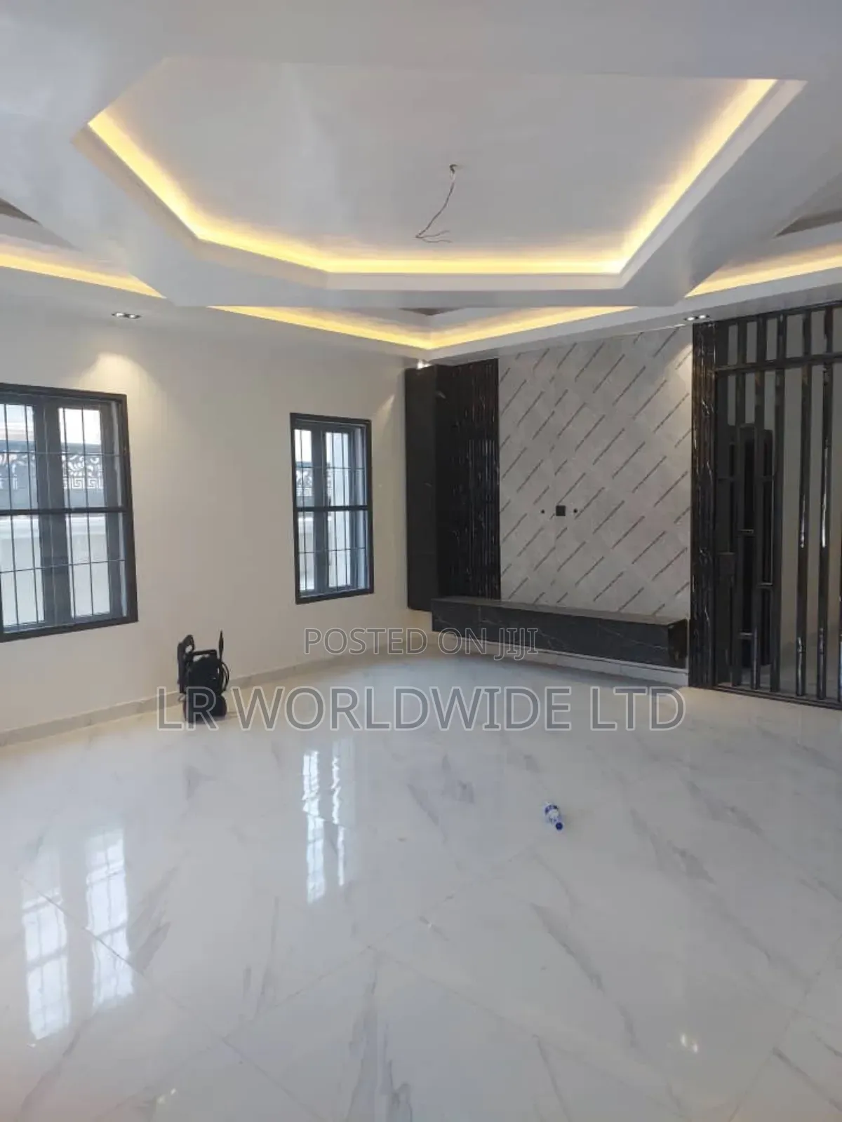 4bdrm Duplex in Lugbe District for sale in Lugbe District