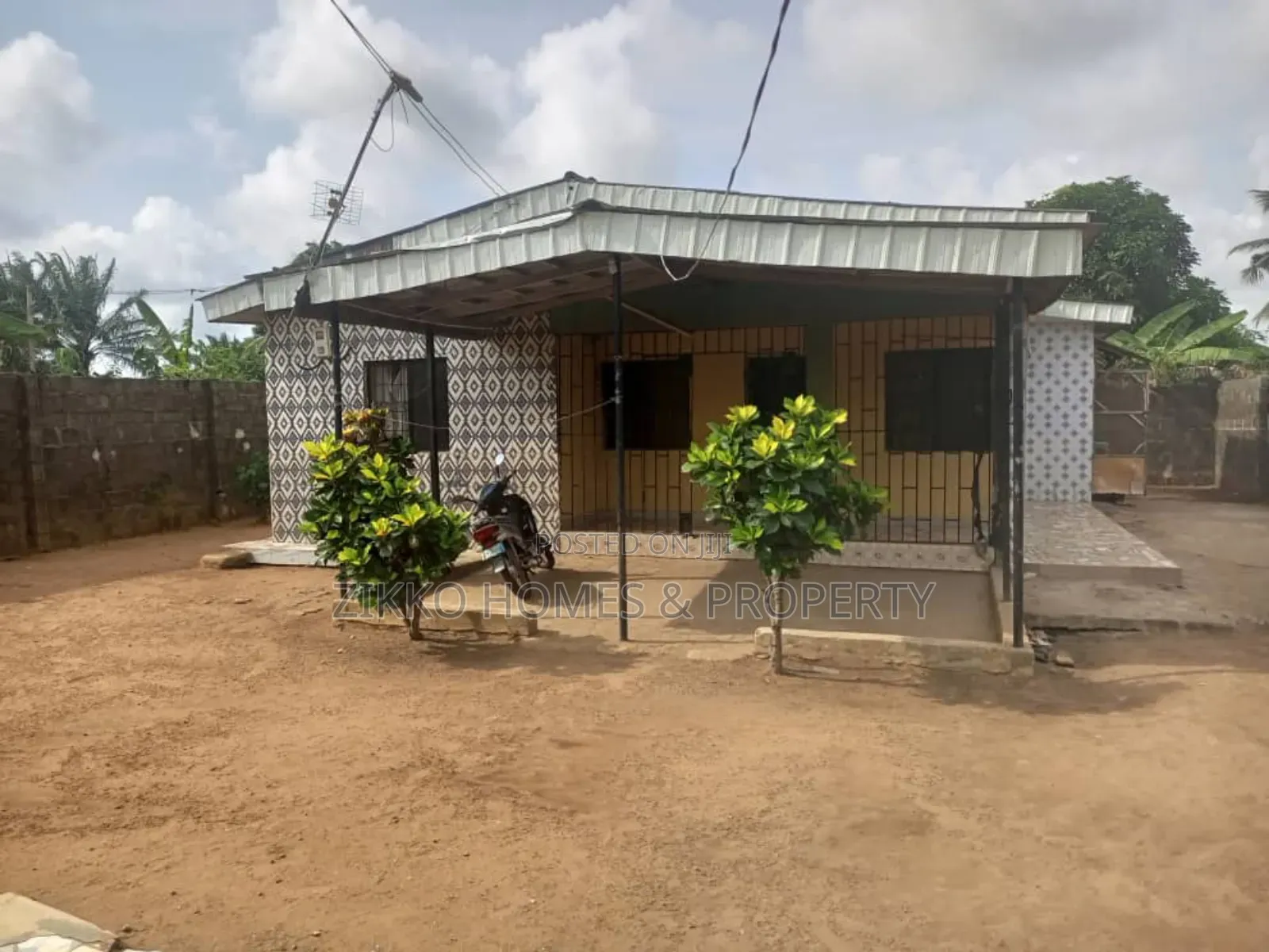 3bedroom Bungalow +2shops Fo in Badagry / Badagry