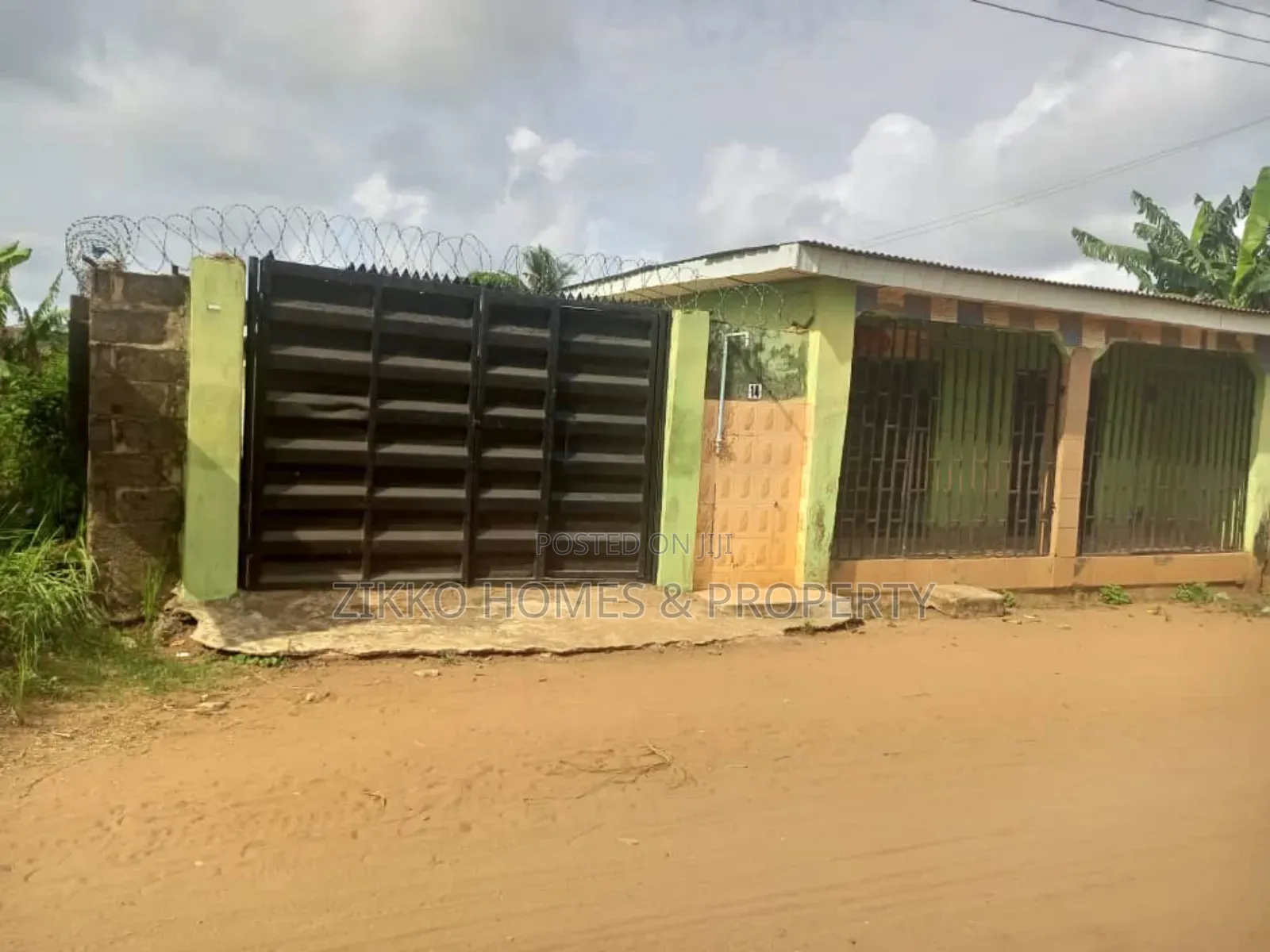 3bedroom Bungalow +2shops Fo in Badagry / Badagry