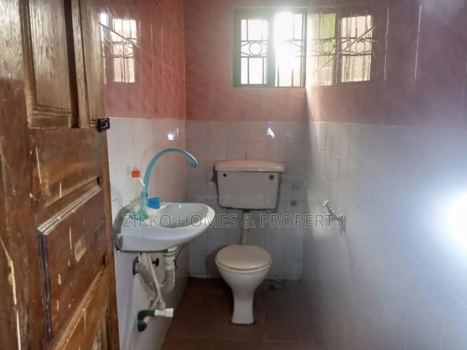 3bedroom Bungalow +2shops Fo in Badagry / Badagry