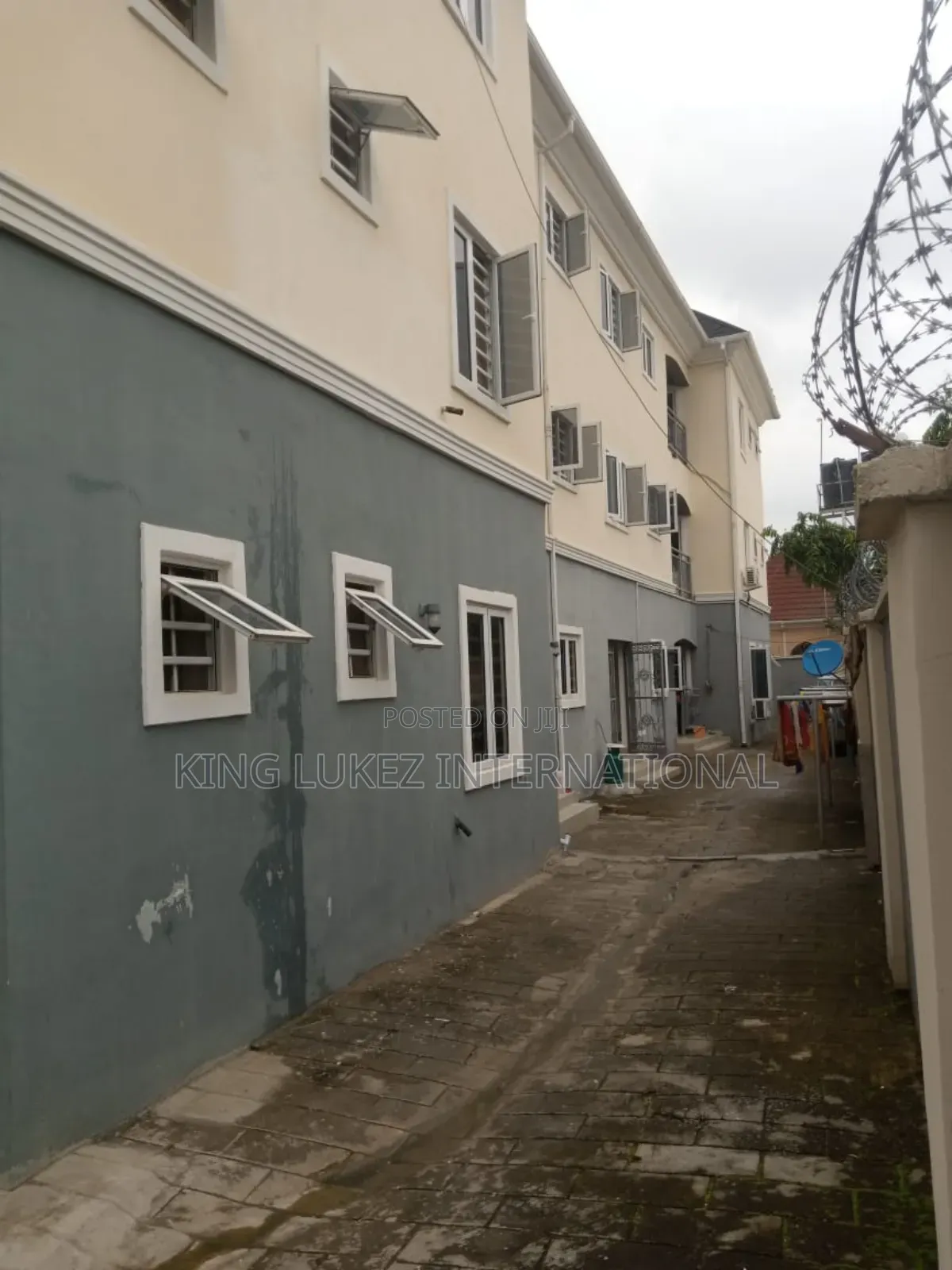 6 Units Of Bedroom Townhouse/Terrace In Lugbe For Sale in Kaura