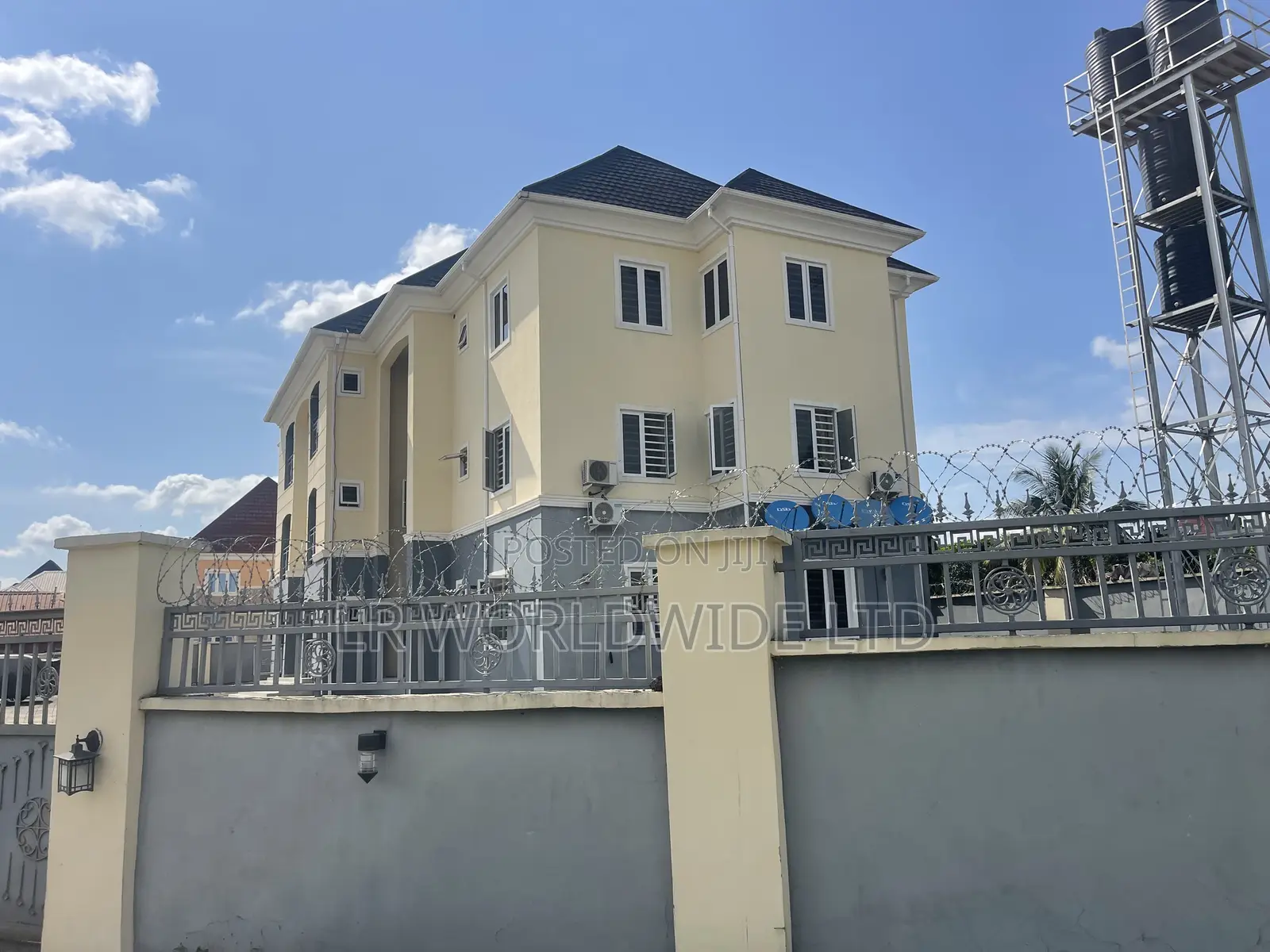 3bdrm Block of Flats in Lugbe District for sale in Lugbe District
