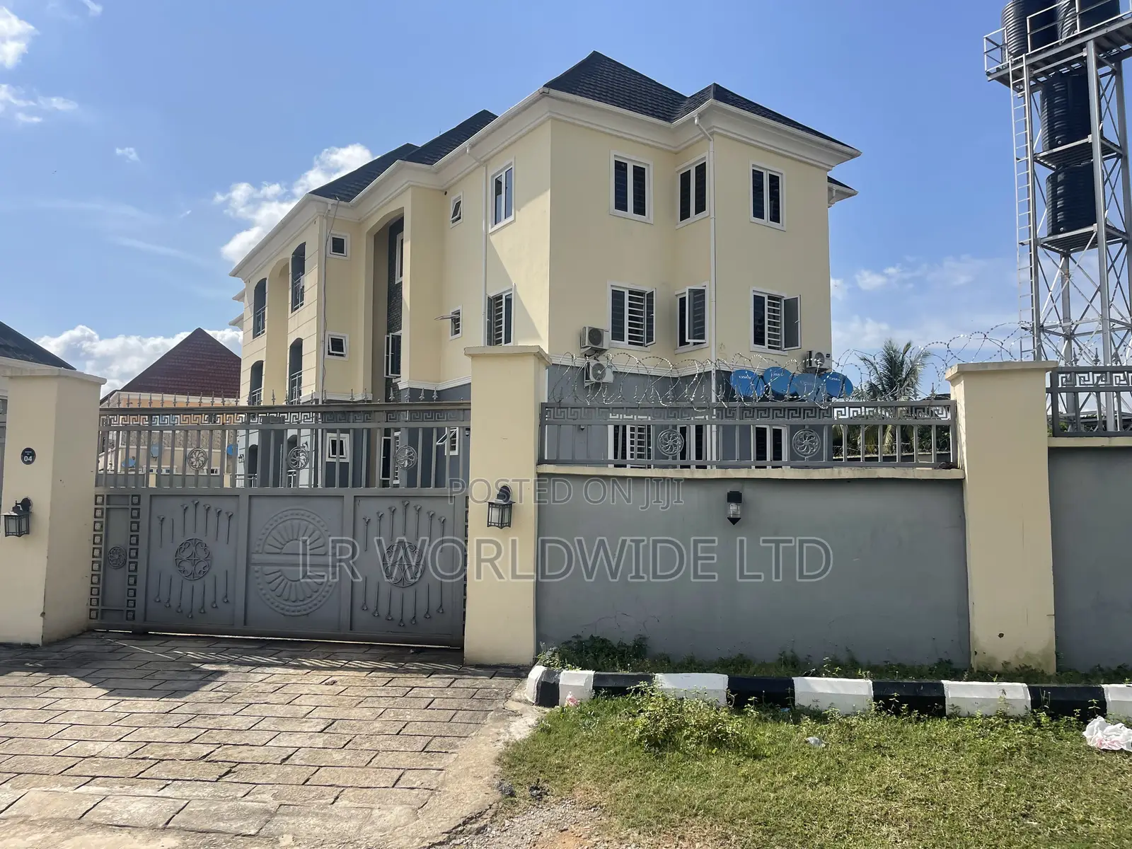 3bdrm Block of Flats in Lugbe District for sale in Lugbe District
