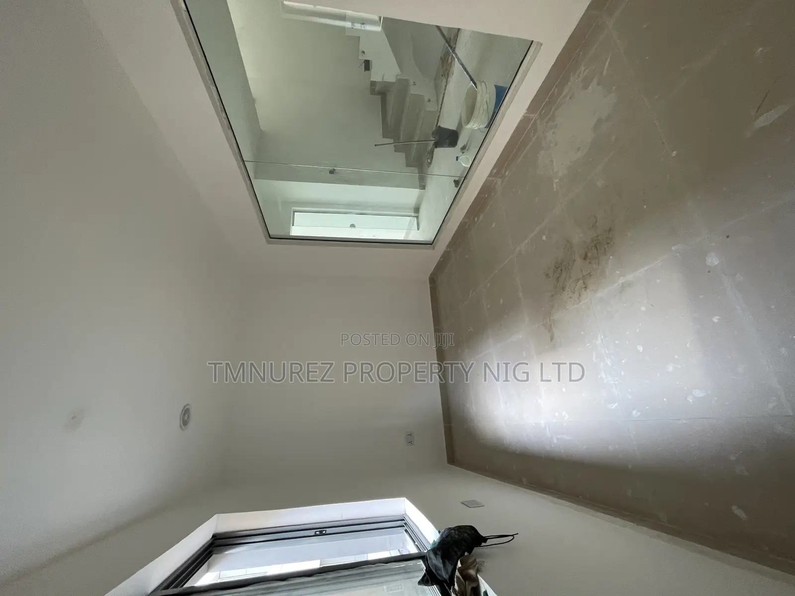 Shop for Rent at Lekki Phase1 in Lekki Phase 1