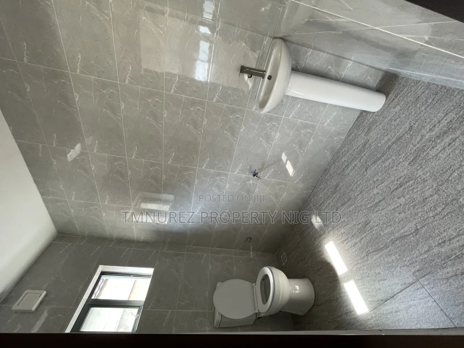 Shop for Rent at Lekki Phase1 in Lekki Phase 1