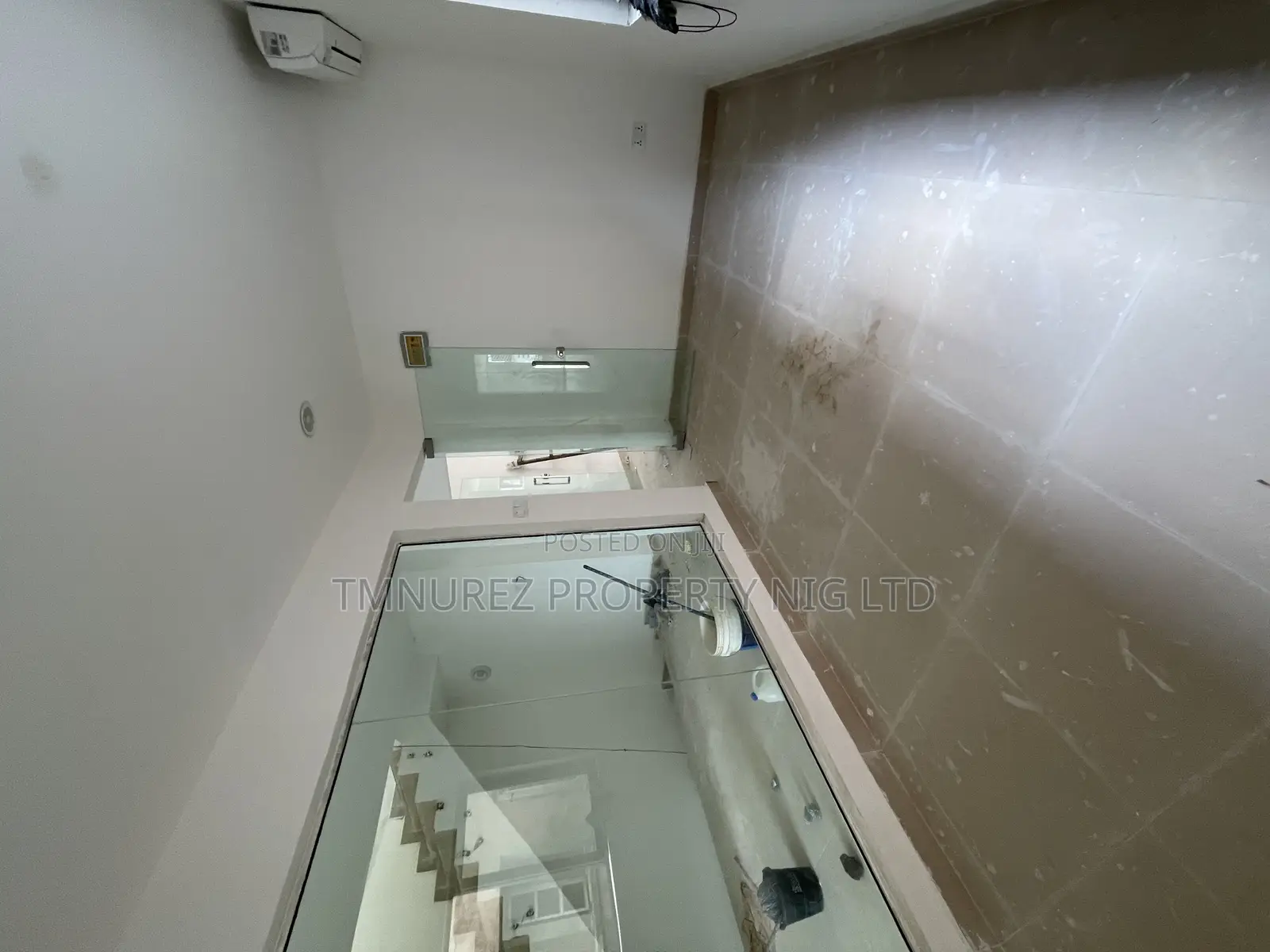 Shop for Rent at Lekki Phase1 in Lekki Phase 1