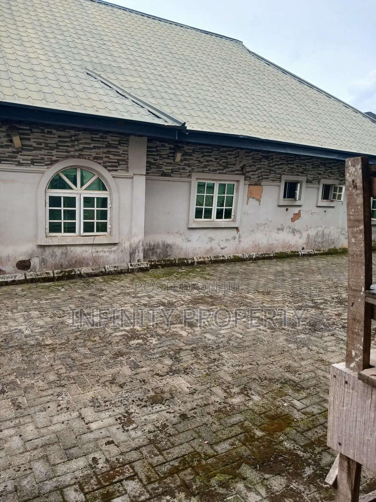 3bdrm Block of Flats in Evbuku, Benin City for sale in Benin City