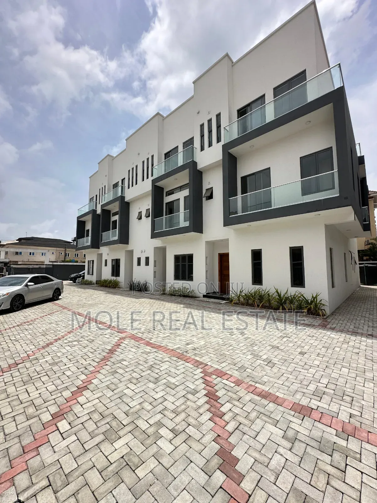 Luxery 4 Bedroom Oniru Victoria Island in Agungi