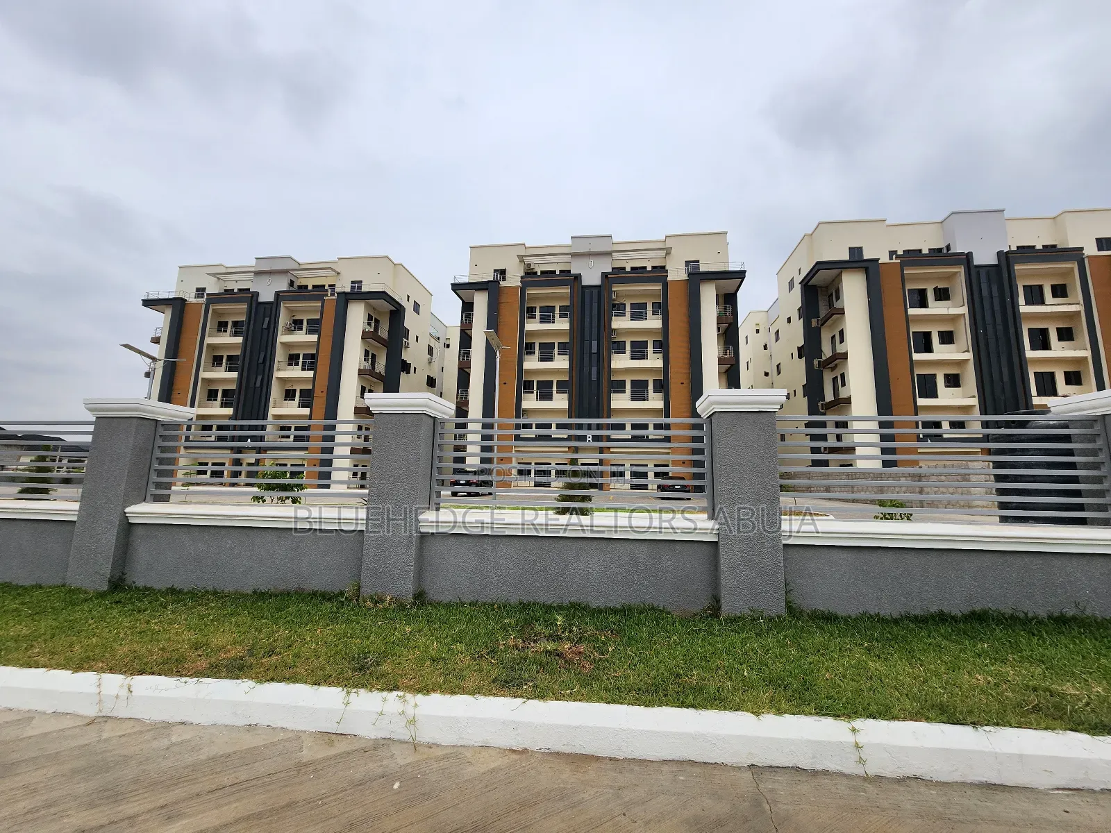 2bdrm Apartment in Sabon Lugbe for sale in Sabon Lugbe