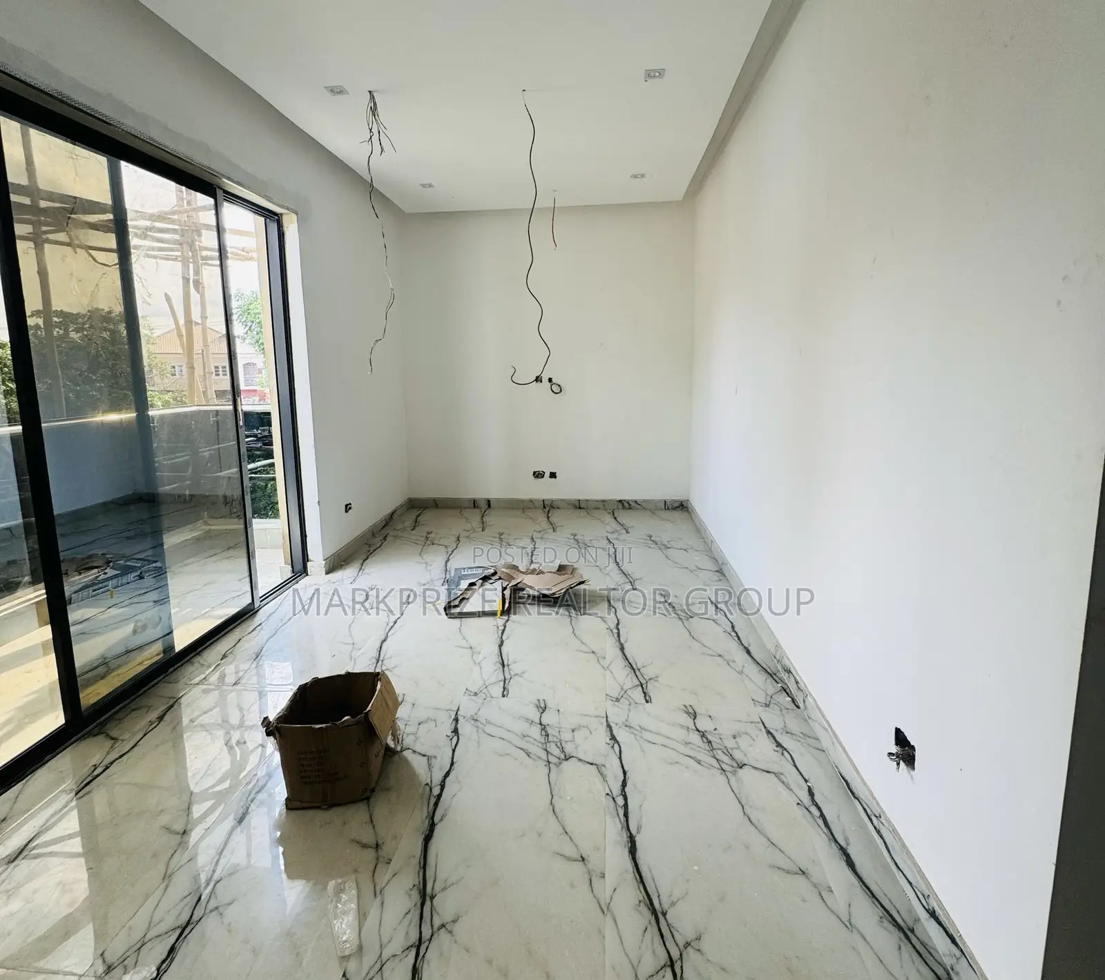 5bdrm Duplex in Maryland Lagos for sale in Maryland