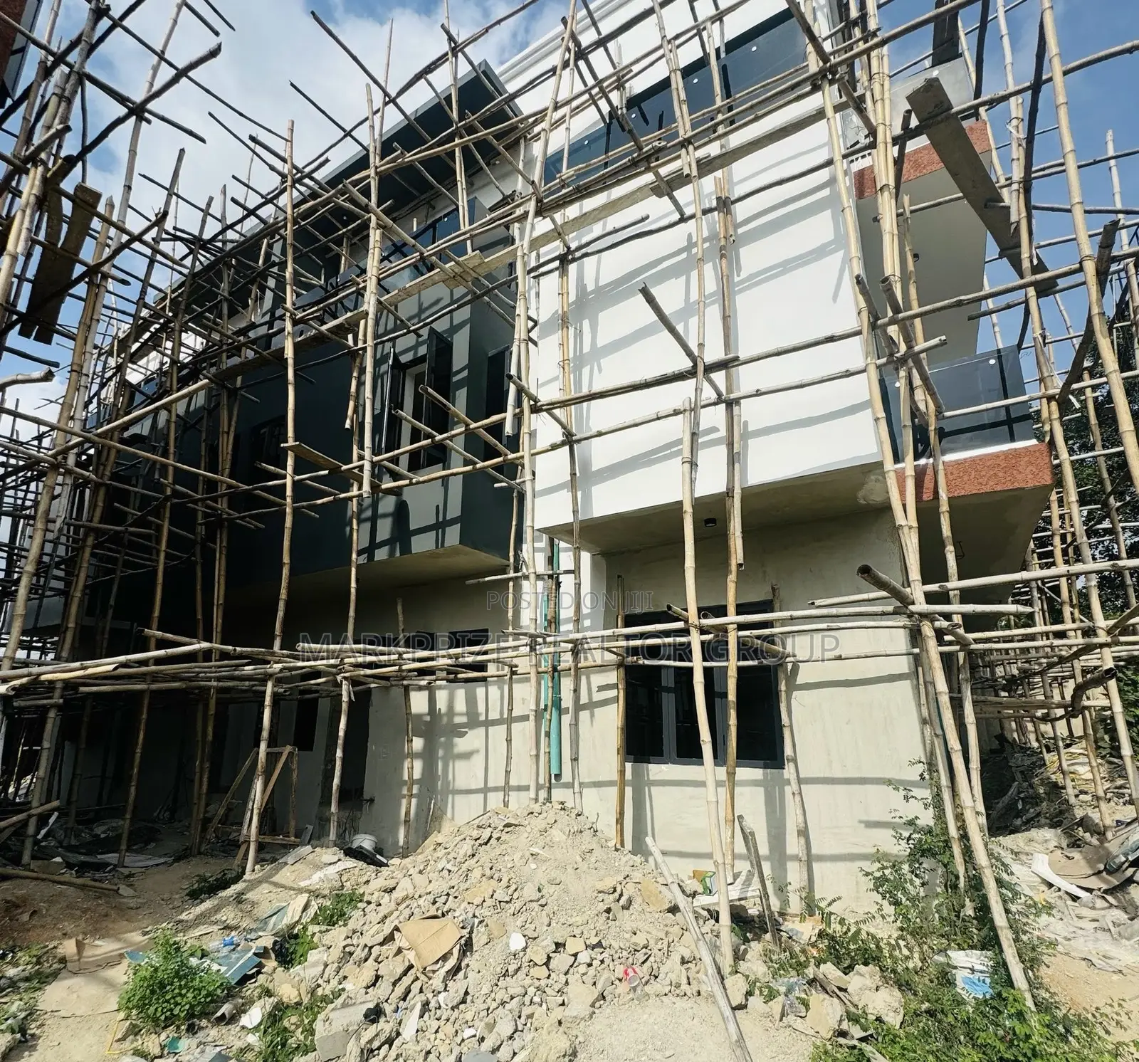 5bdrm Duplex in Maryland Lagos for sale in Maryland