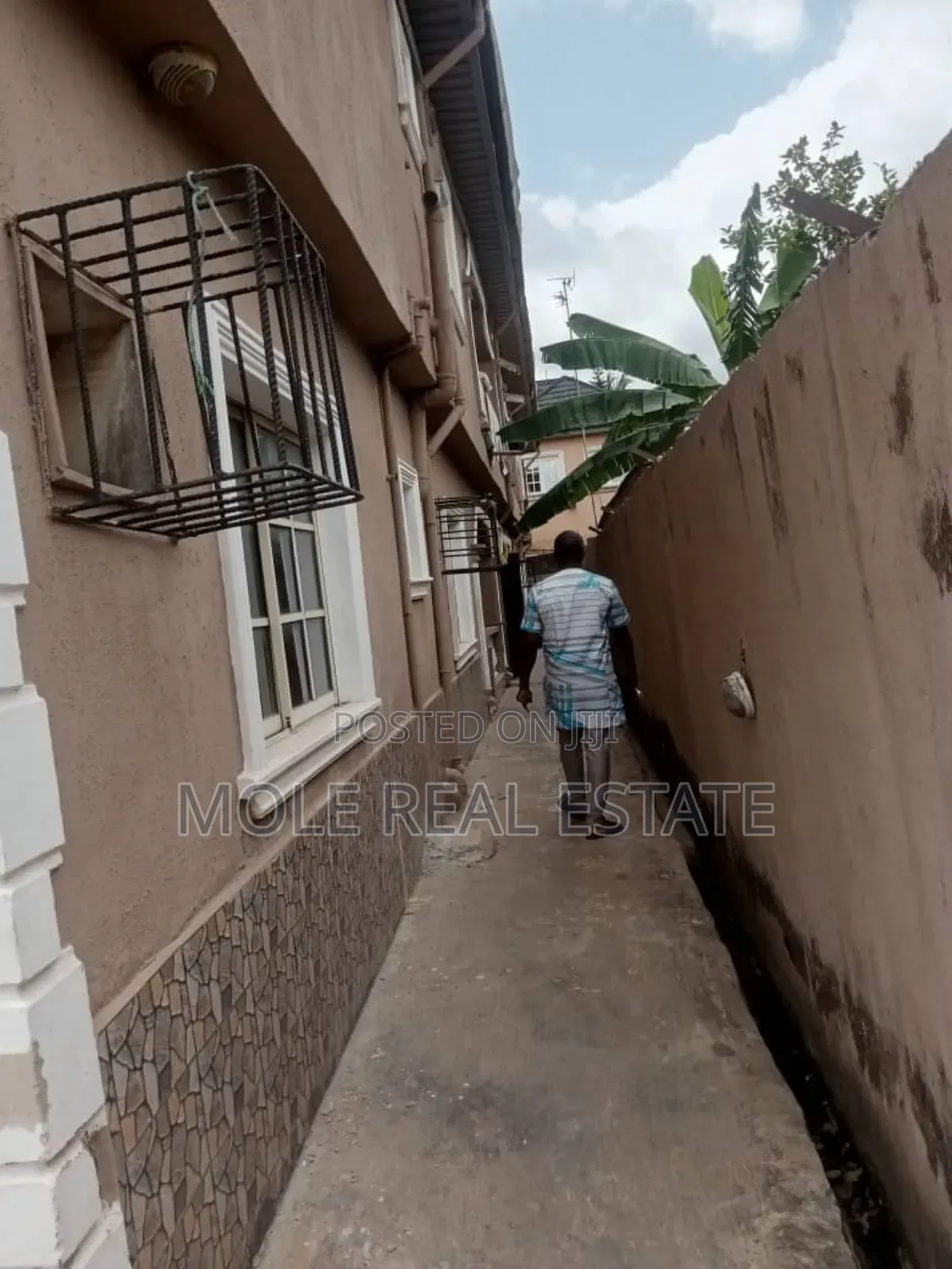 Solid 4 Unit of 3 Bedroon Renovated Omac Iguando in Ikotun/Igando