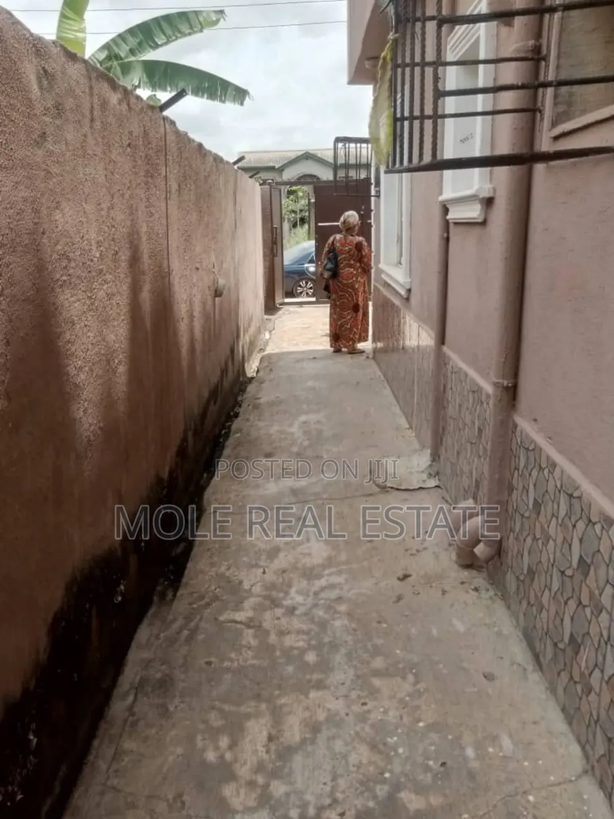 Solid 4 Unit of 3 Bedroon Renovated Omac Iguando in Ikotun/Igando
