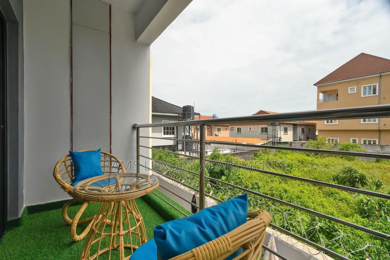 White! 2 Bedroom Apartment With Snooker ,Ps5 in Lekki Phase 1