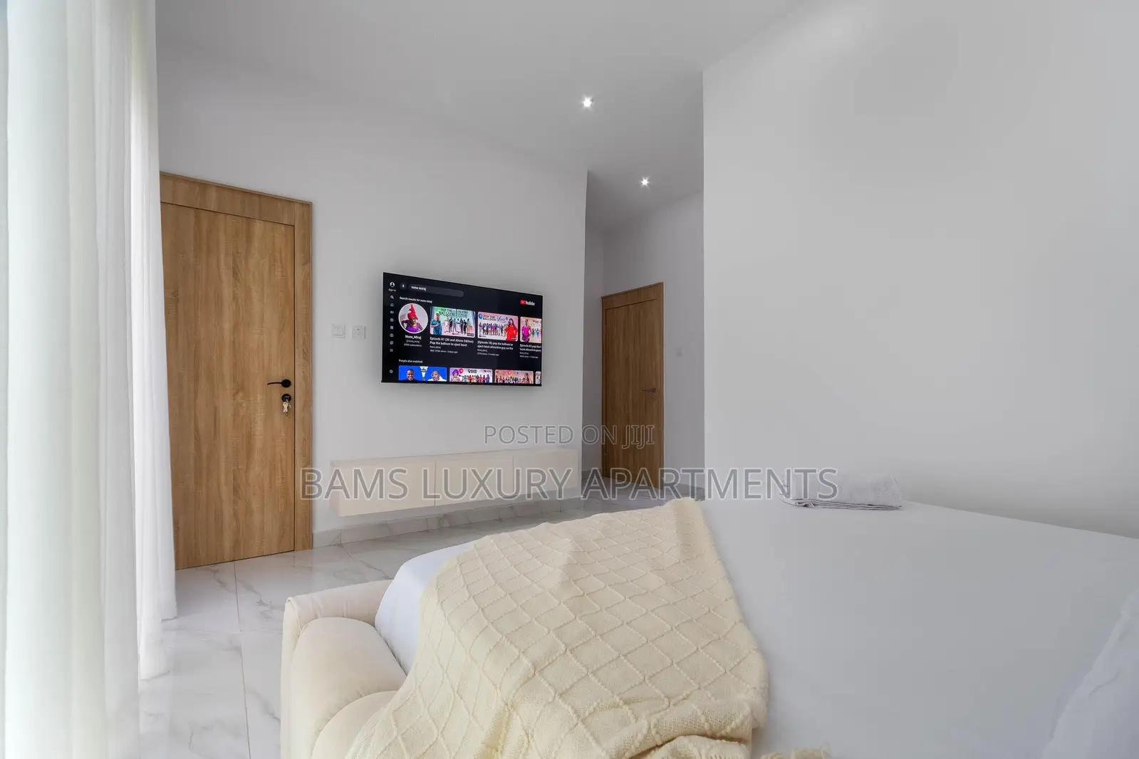 White! 2 Bedroom Apartment With Snooker ,Ps5 in Lekki Phase 1