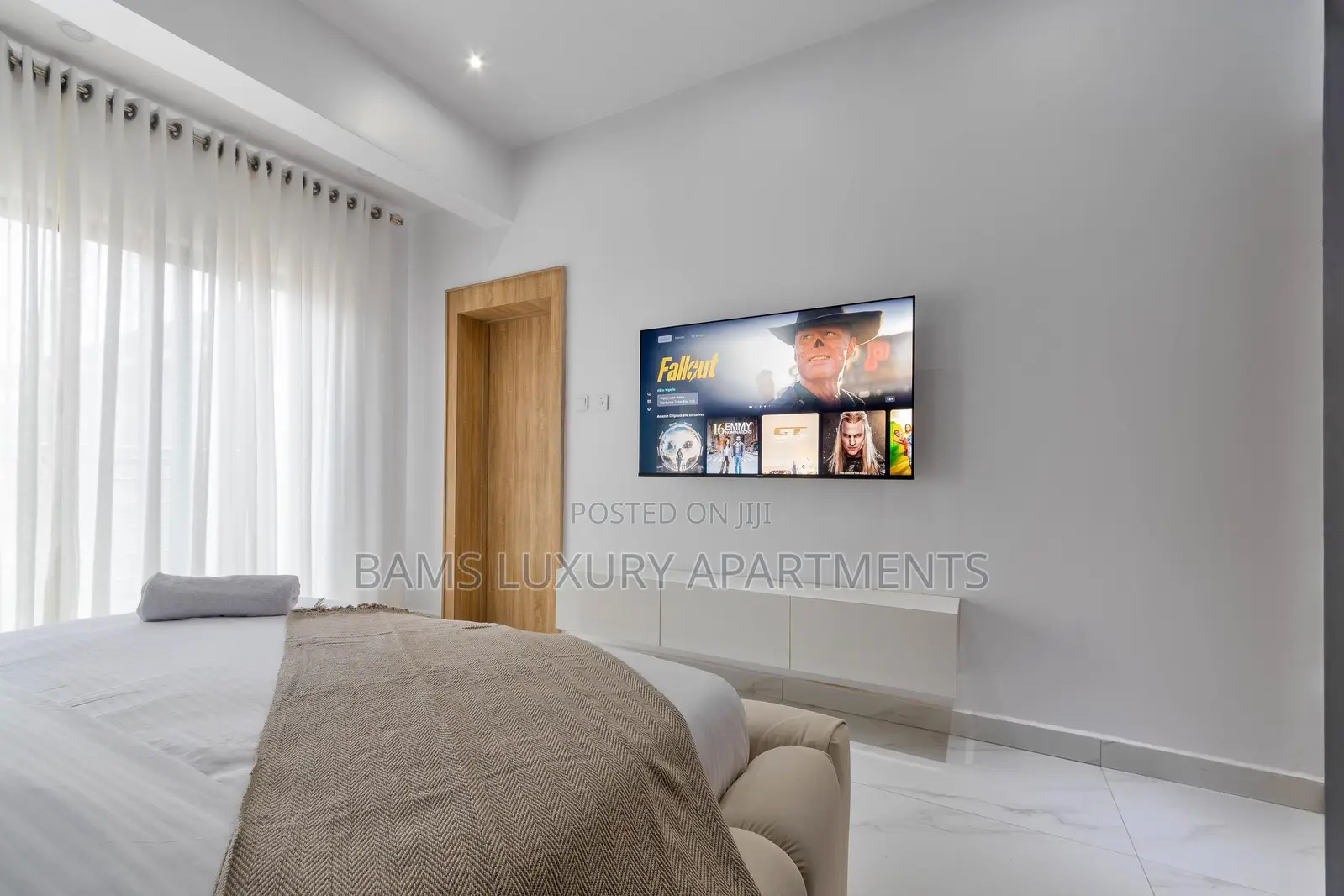 White! 2 Bedroom Apartment With Snooker ,Ps5 in Lekki Phase 1