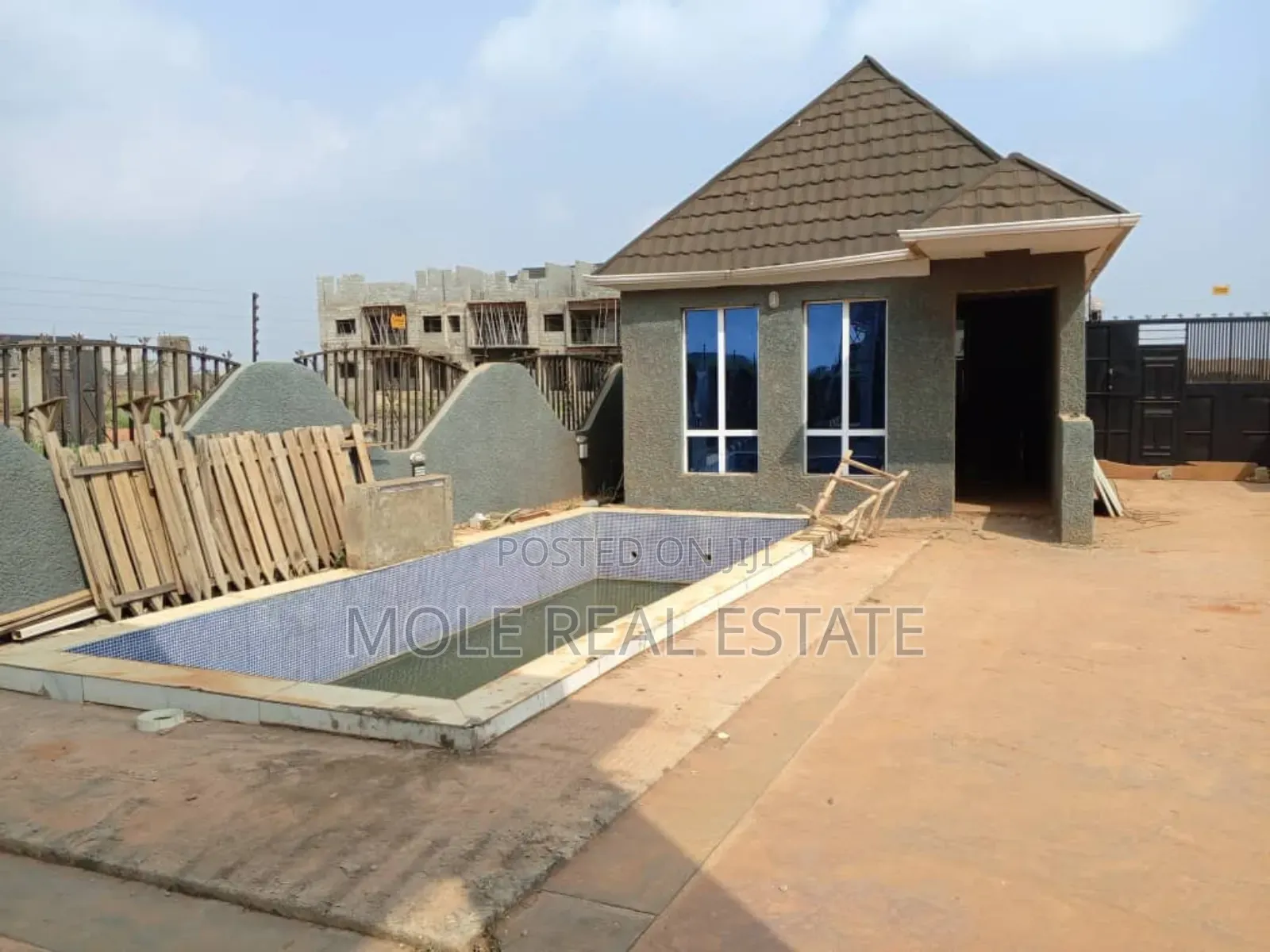 New 5 Bedroom Detatched Hiltop Estate Ikola Command in Ifako-Ijaiye