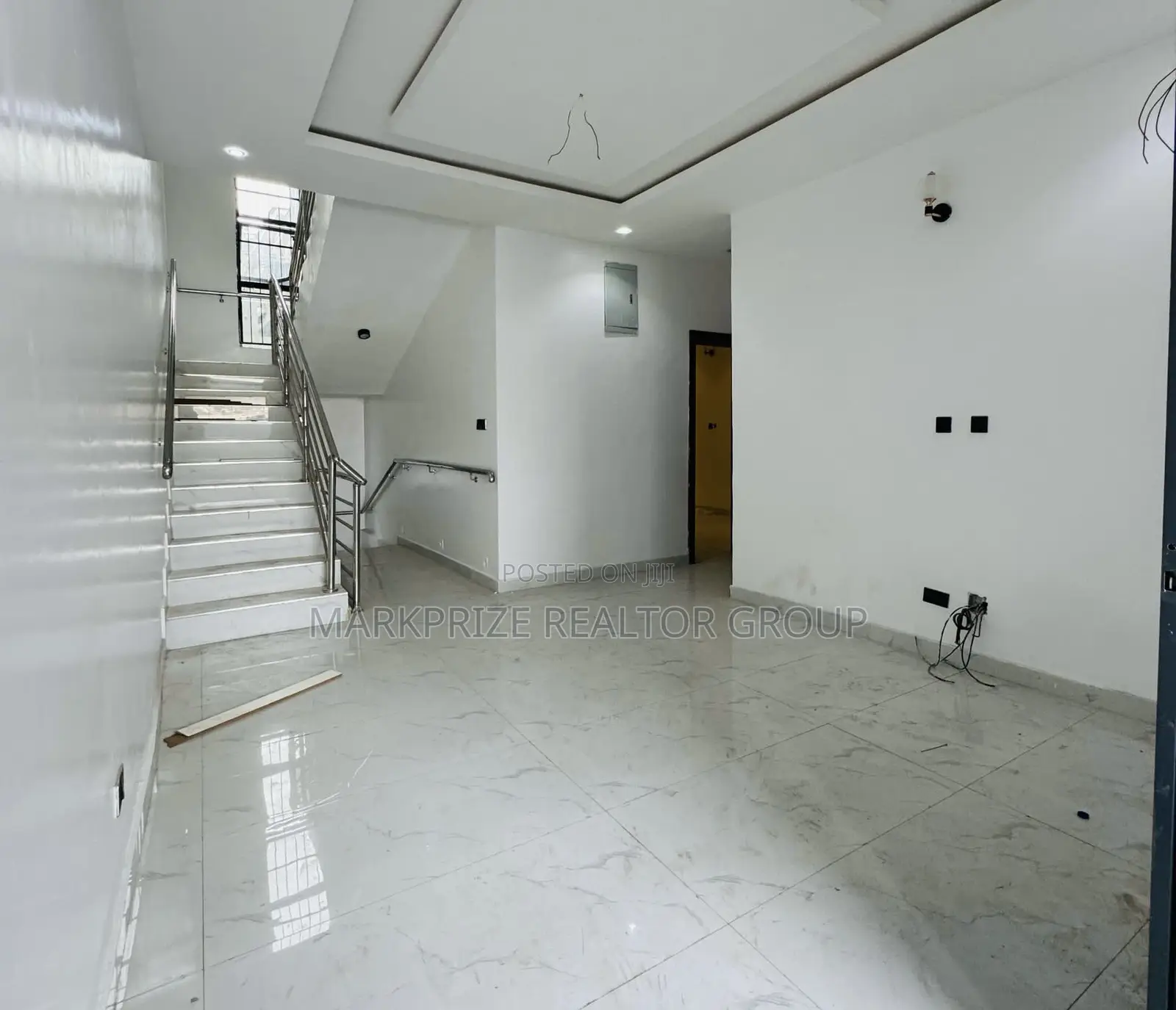 4bdrm Duplex in Opebi Ikeja Lagos for sale in Opebi