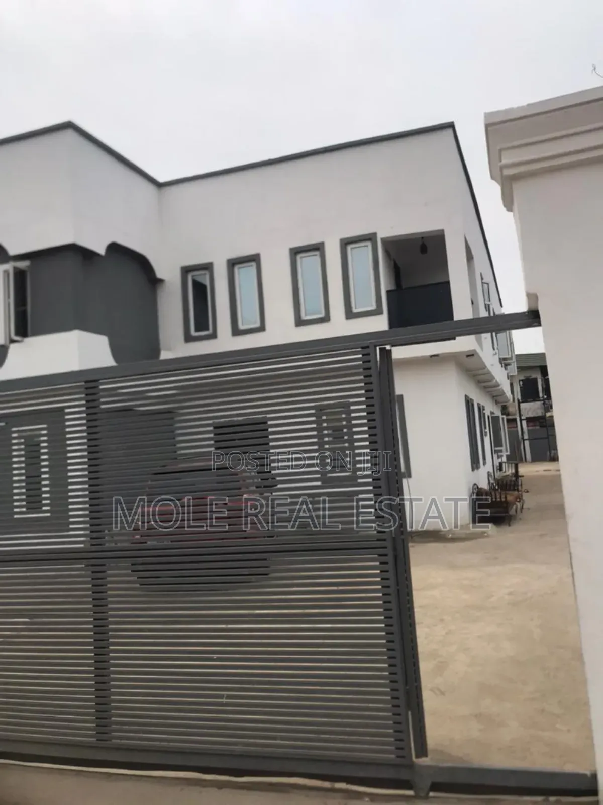 Block of Flats Egbeda Investment Roi Luxery Redefined in Egbeda / Egbeda