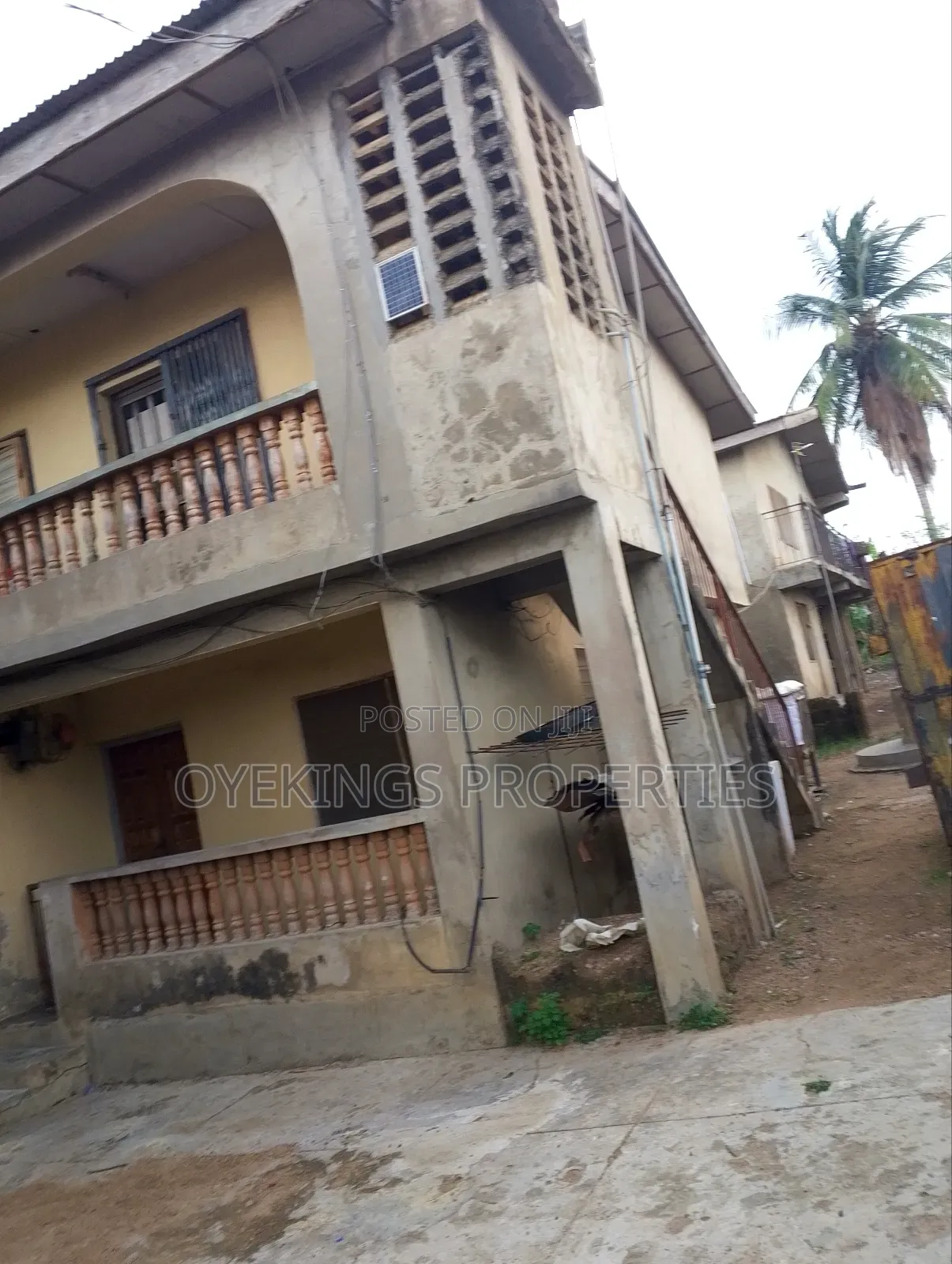 18bdrm Block of Flats in Ayilara, Oluyole Estate for sale in Oluyole Estate