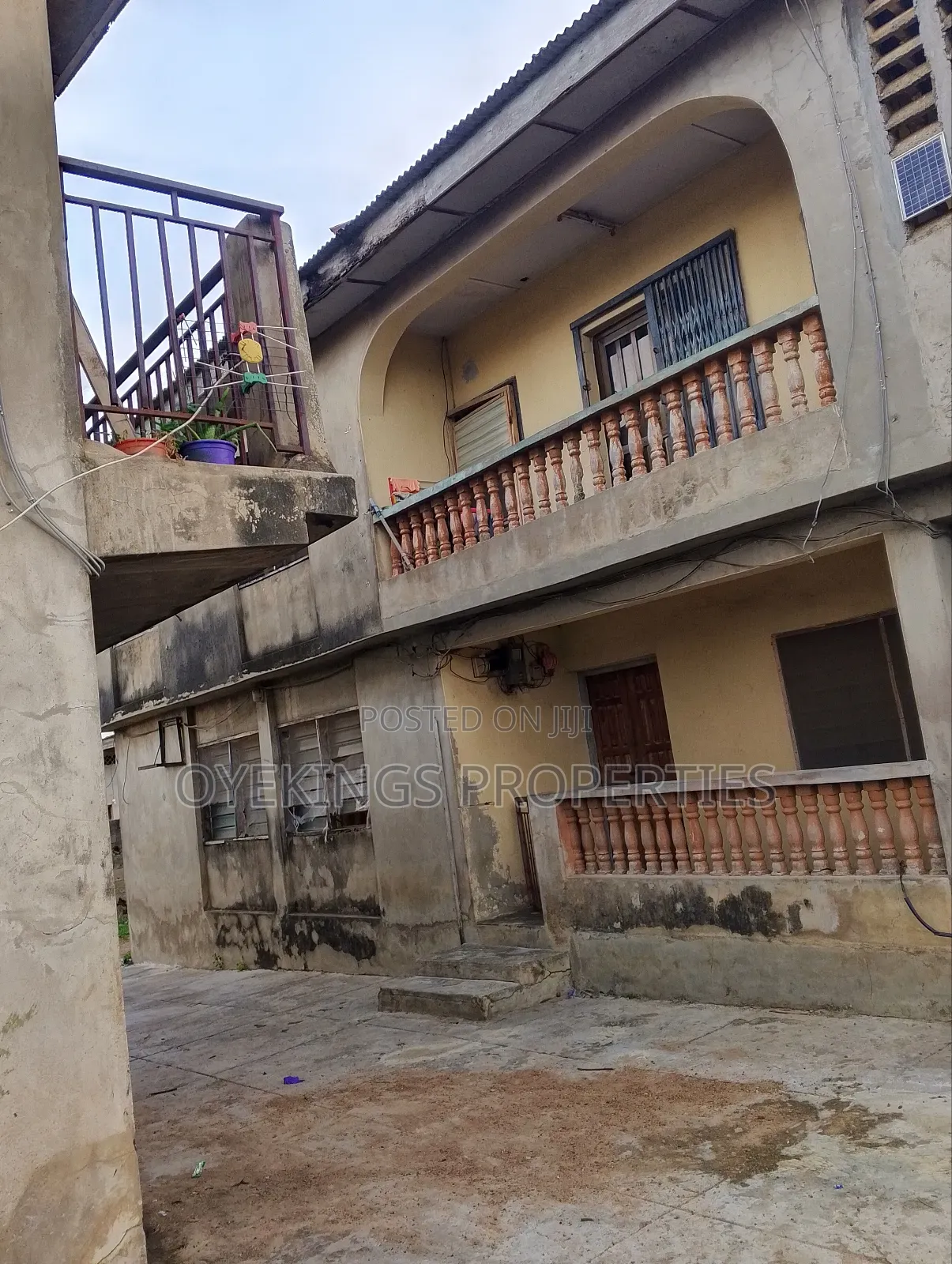 18bdrm Block of Flats in Ayilara, Oluyole Estate for sale in Oluyole Estate