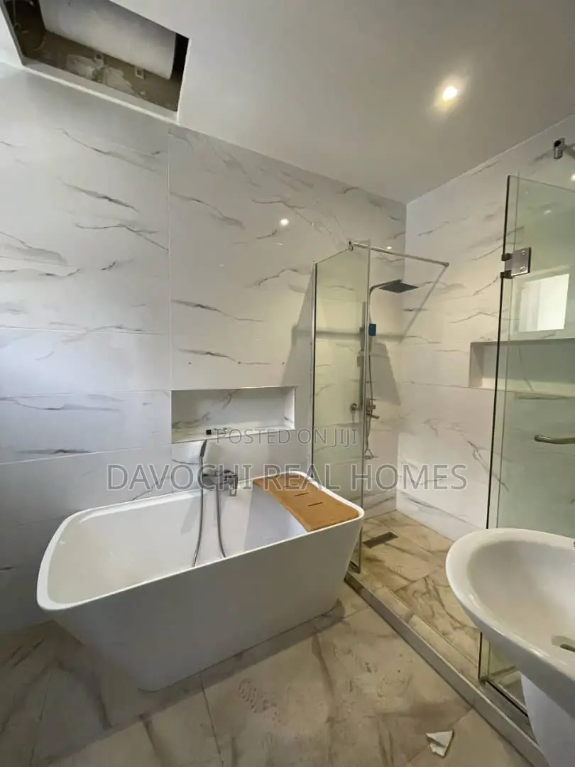 4bdrm Duplex in Lekki Phase1 for rent in Lekki Phase 1