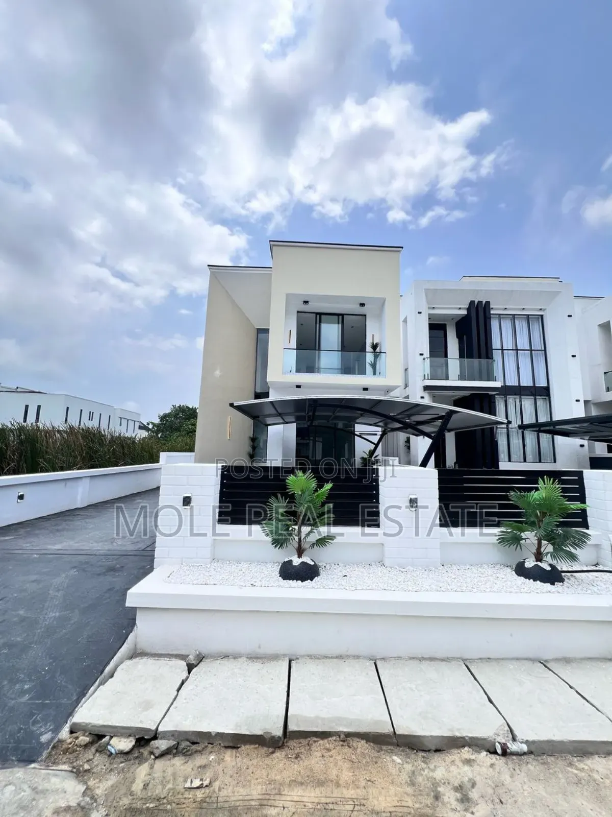 Furnished 4bdrm Duplex in Ikeja for sale in Ikeja
