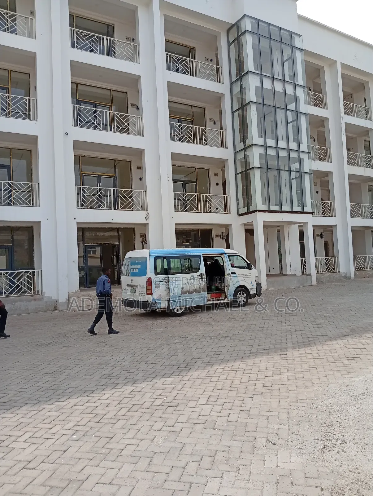 Commercial Building for Lease in Gudu