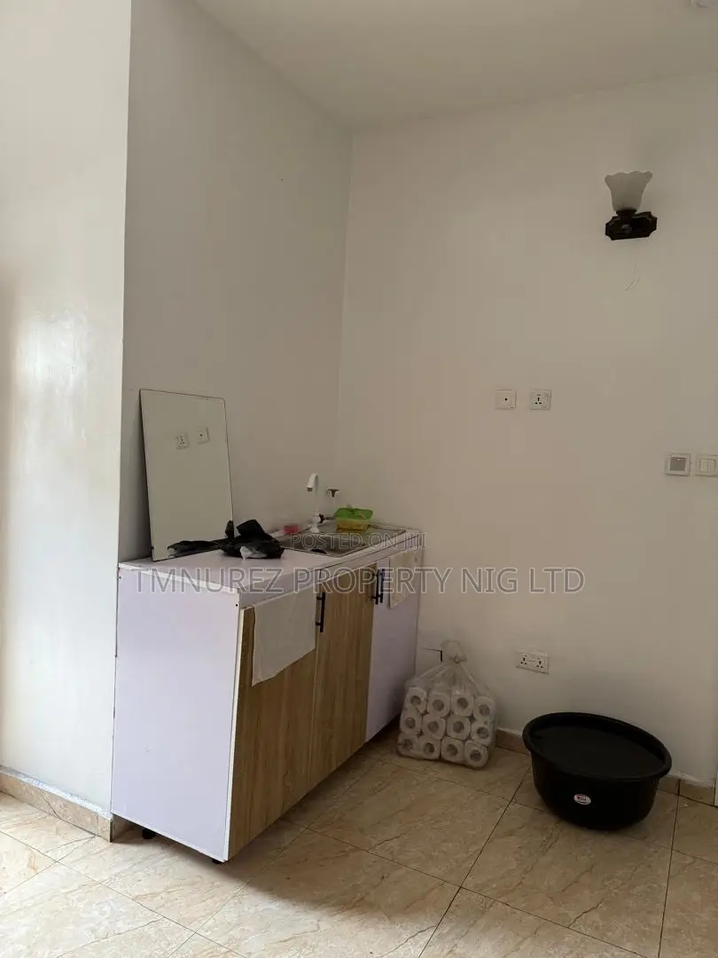 Furnished Studio Apartment in Orchild, Chevron for rent in Chevron