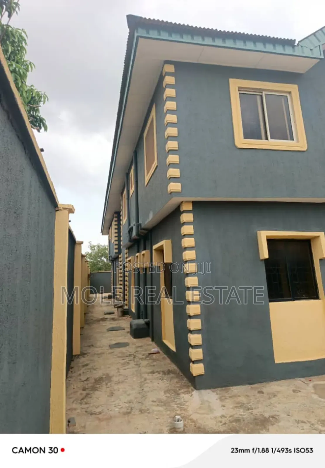 3bdrm Block of Flats in Toll Gate, Ajegunle for sale in Ajegunle