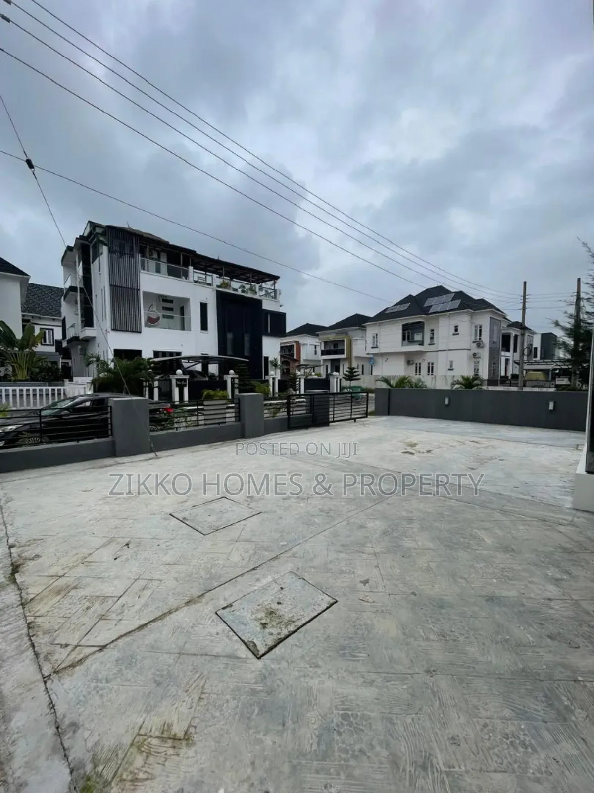 5bed Fully Detached Duplex at Ikota for Sale in Ikota