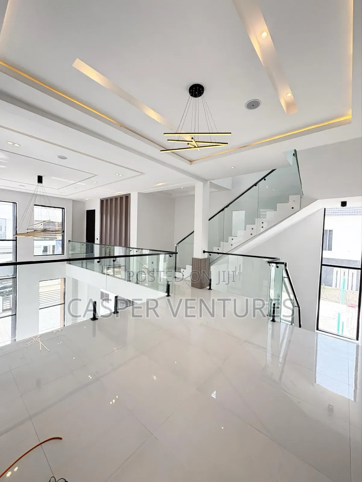 5bdrm Duplex in Lekki County, Ikota for sale in Ikota