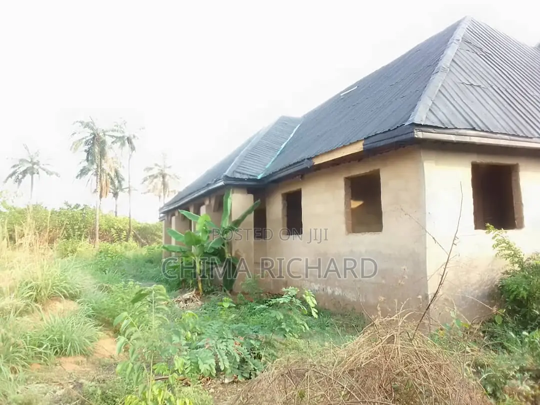 3bdrm Block Of Flats In Dallah’S Estate Oji-river For Sale in Oji-River