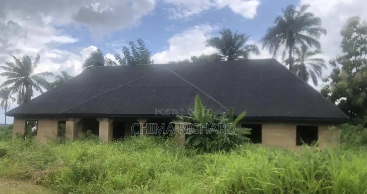 3bdrm Block Of Flats In Dallah’S Estate Oji-river For Sale in Oji-River