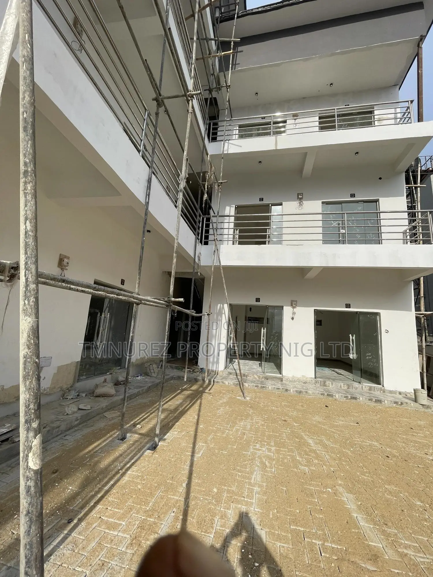 Shop Showroom for Rent in Lekki Phase 1