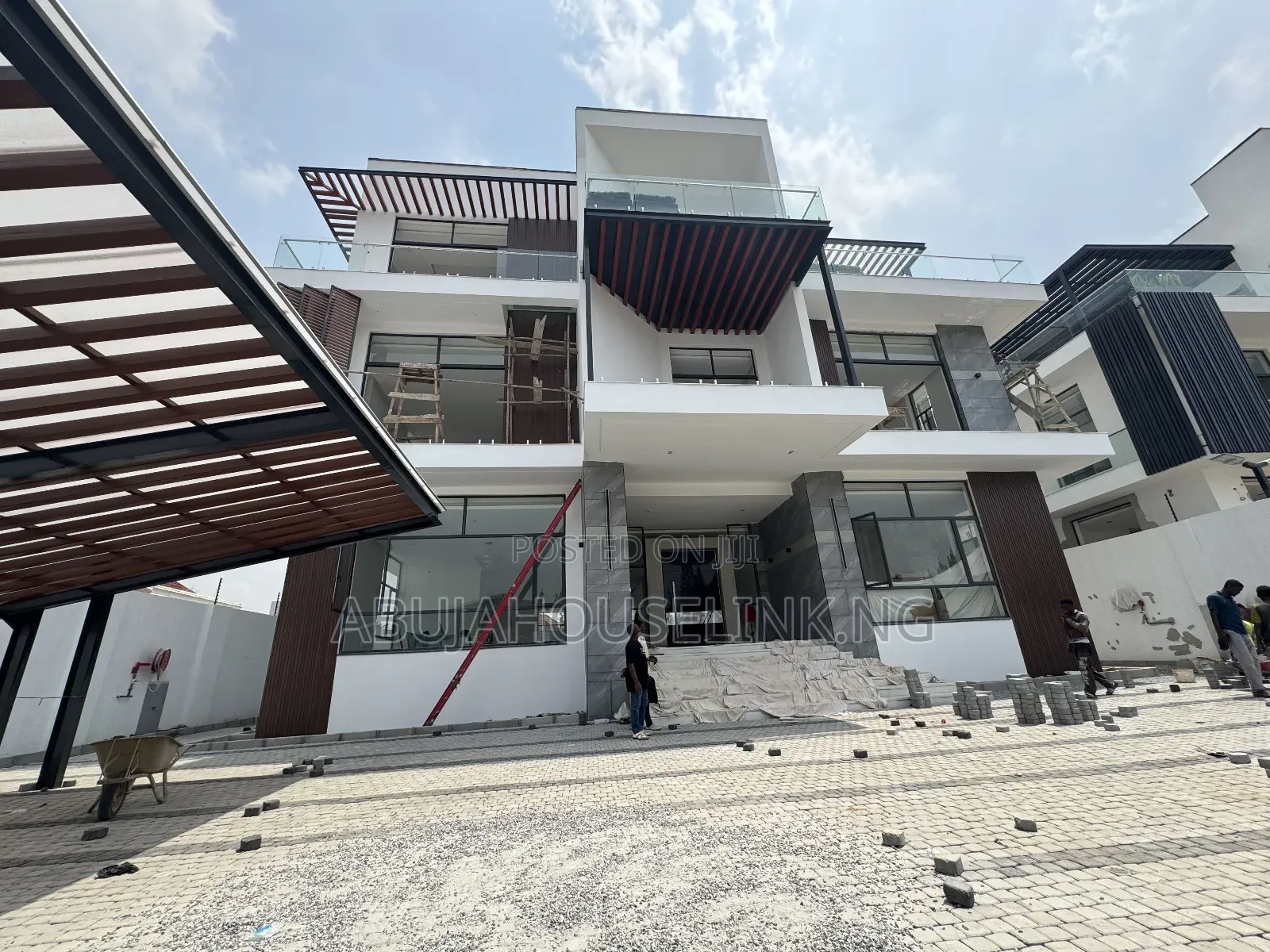 8bdrm Duplex in Asokoro Main Abuja, Guzape District for sale in Guzape District