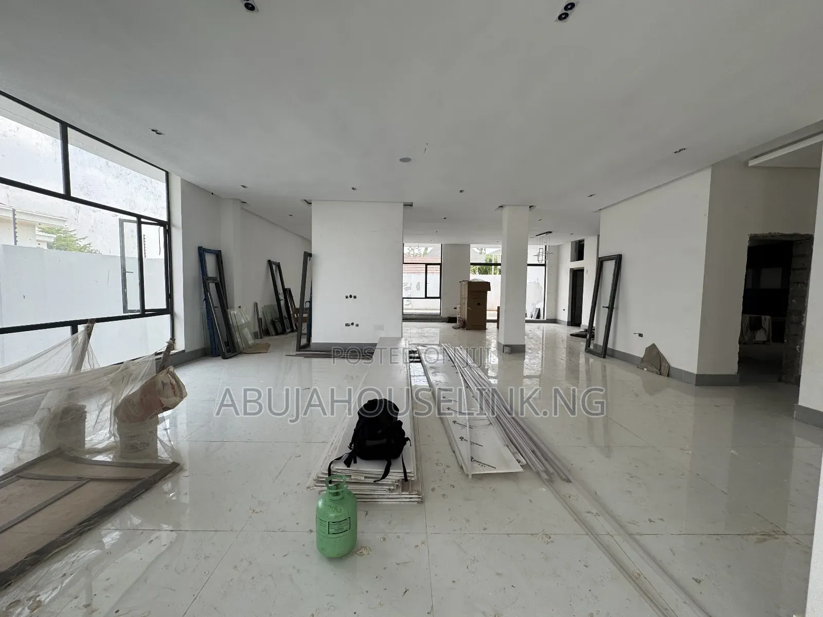8bdrm Duplex in Asokoro Main Abuja, Guzape District for sale in Guzape District