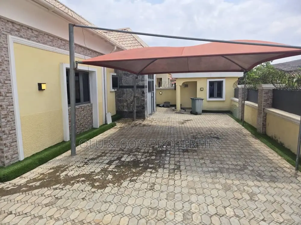 Furnished 3bdrm Bungalow in Fortroyal Estate, Lugbe District for sale in Lugbe District