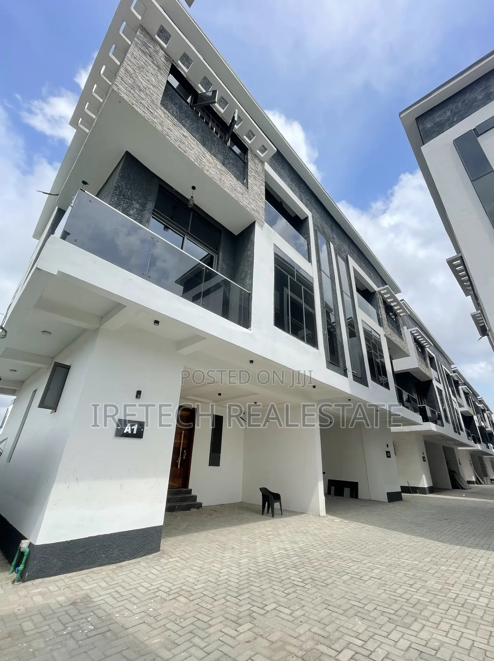 5bdrm Duplex in Ajah By Adesanya for sale in Ajah